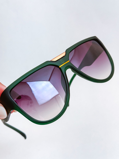 Óculos de Sol Ibiza | Molas Flexíveis nas Hastes | 0-324 ✧ - Tassia Nunes Atacado