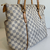 Bolsa Louis Vuitton Totally Damier Azur - Wishlist Brechó