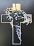 Crucifixo antifurto para cemitério Jesus espelhado em ACM - Grande (20x25cm) - Pragma Letreiros e placas para cemitério, túmulos, jazigos lápides e sepulturas.