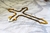 Crucifixo antifurto para cemitério Malta espelhado em ACM - Grande (20x25cm) - comprar online