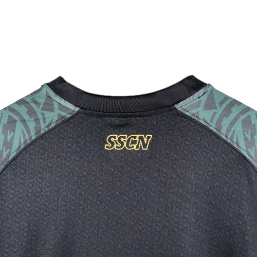 Terceira camisa do Napoli 2023-2024 é revelada pela EA7