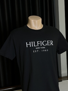 CAMISETA TOMMY HILFIGER EST 1985 - THMW0MW38989 - comprar online