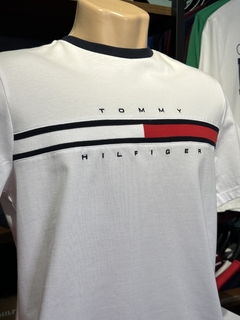 CAMISETA TOMMY HILFIGER - 7849807 - comprar online