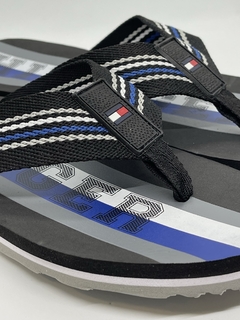 Chinelo Tommy Hilfiger na internet