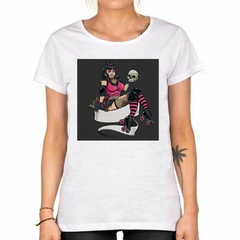 Imagen de Remera Mujer Con Calavera En La Mano