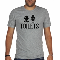 Remera Baños Toilets Dama Y Caballero - TiendaCubik