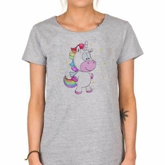 Imagen de Remera Unicornio Parado Feliz Estrellas