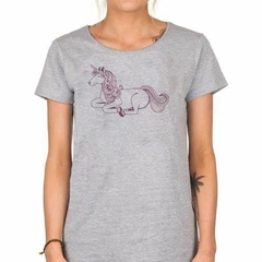 Remera Unicornio Feliz Descansando - TiendaCubik