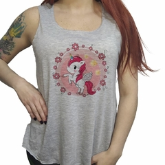 Musculosa Unicornio Parado Alas Flores Colores