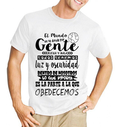 Remera El Mundo No Se Divide Por Gente Buena - comprar online