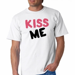 Remera Kiss Me Besame Besos Amor Enamorado en internet