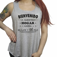 Musculosa Bienvenido A Nuestro Hogar