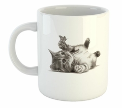 Taza Gato Jugando Con Una Mariposa