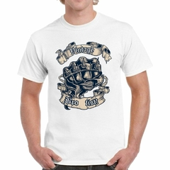 Remera Puño Con Pinches Vintage Bro Fist