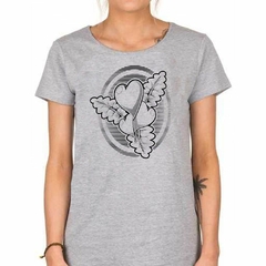 Imagen de Remera Tattoo Corazones Hojas Art