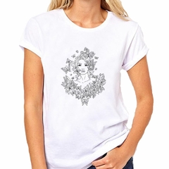 Remera Dibujo Mujer Con Mariposas - TiendaCubik