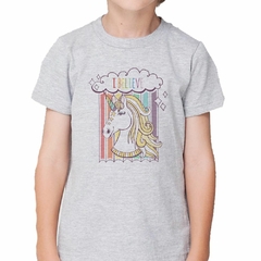 Imagen de Remera I Believe In Unicorns Nubes Arcoiris