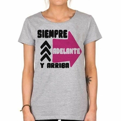 Remera Siempre Adelante Y Arriba Flecha - TiendaCubik