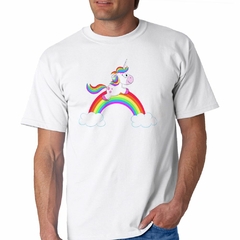 Remera Unicornio Saltando En El Arcoiris Nubes - tienda online