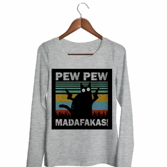 Remera Manga Larga Pew Pew Madafakas Gat Pistola Verd Naranj - TiendaCubik