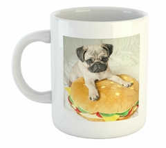 Taza Pug Arriba De Una Hamburguesa