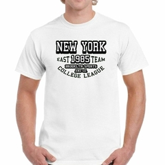 Remera Brooklyn Sports Collage League - TiendaCubik