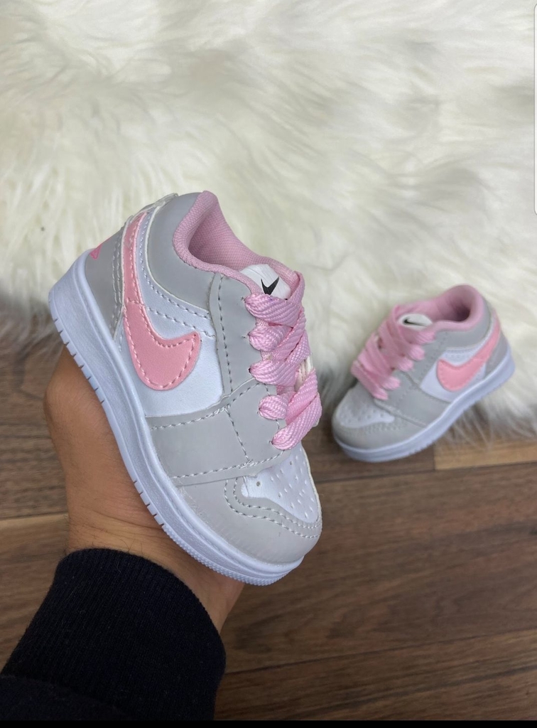 Tênis Infantil Bebê Nike Air Jordan Feminino com Cadarço!