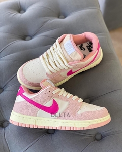 SB DUNK LOW ROSA #301 en internet