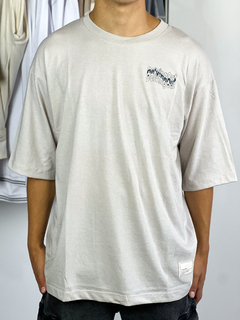 REMERA OVERSIZE DIS OUT - comprar online