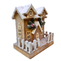 Casa de madeira nevada com cerca 1017914 - comprar online