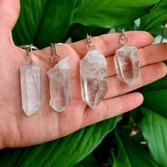 Chaveiro de Pedra Quartzo Cristal - Bruto - comprar online