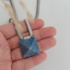Colar Pirâmide de Pedra Quartzo Azul - Equilíbrio e Paz Interior - comprar online