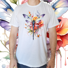 Camiseta masculina/unissex Libélula e borboleta