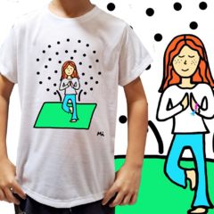 Camiseta unissex infantil Postura da árvore - Desenhista Camila Rolfhs