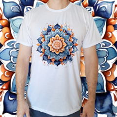 Camiseta masculina/unissex Mandala flor laranja