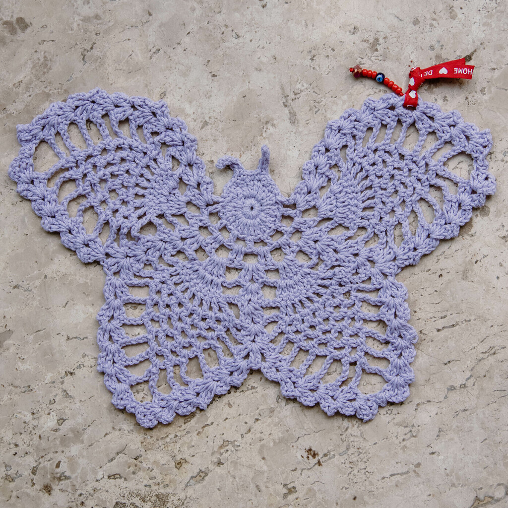 Mariposa crochet lila - Comprar en De la Paz
