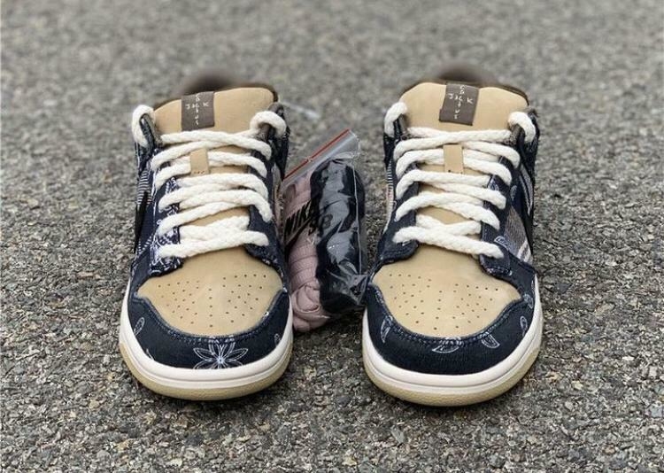 T NIS SB DUNK LOW NIKE X TRAVIS SCOTT MK Store BR