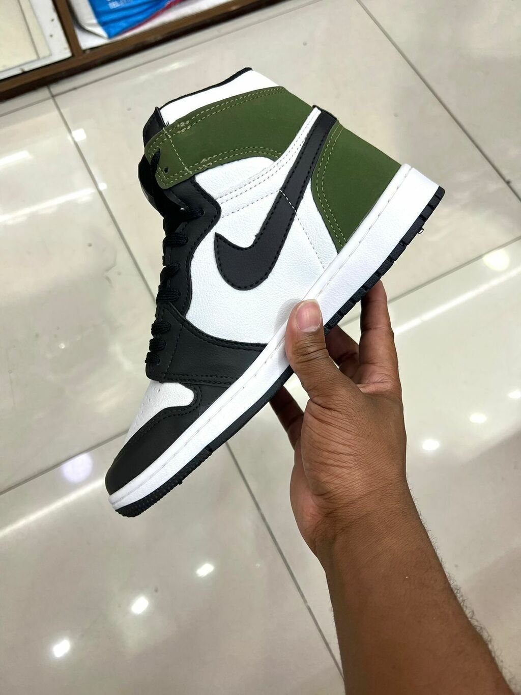 Nike jordan 1 mid verde hotsell