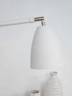 Lámpara de pie base circular en internet