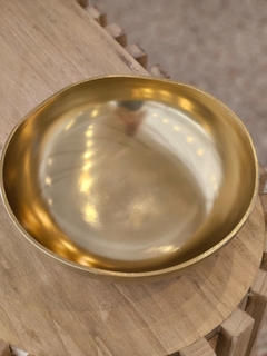 Bowl de metal dorado en internet
