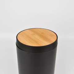 Cesto de basura negro con tapa de bamboo - comprar online