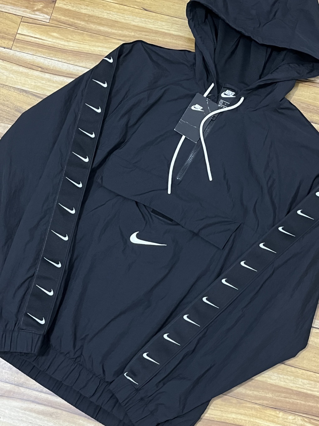 JAQUETA NIKE REPEAT ANORAK 2017 Comprar em TA TRAJADO