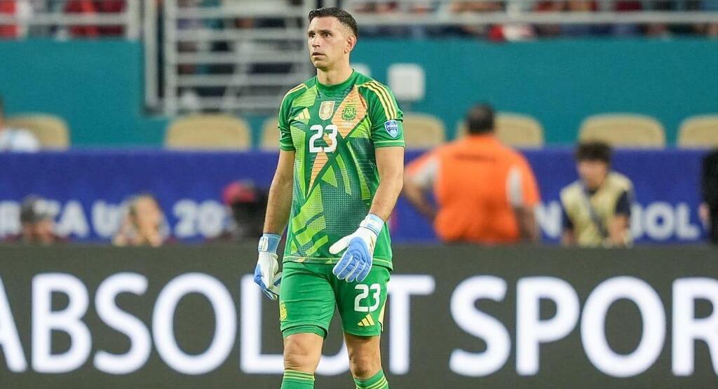 CAMISETA ARGENTINA DIBU MARTINEZ COPA AMERICA 2024 VERDE