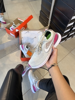 NIKE ÉPIC REACT - Tay calçados