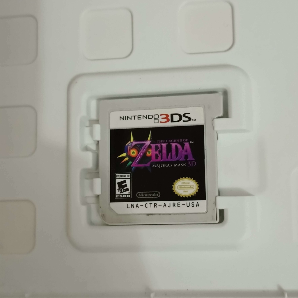 Jogo The Legend of Zelda: Majora's Mask 3D Nintendo 3DS com o