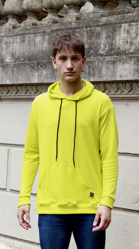 BUZO CANGURO WAFFLE C CAPUCHA VERDE FLUOR