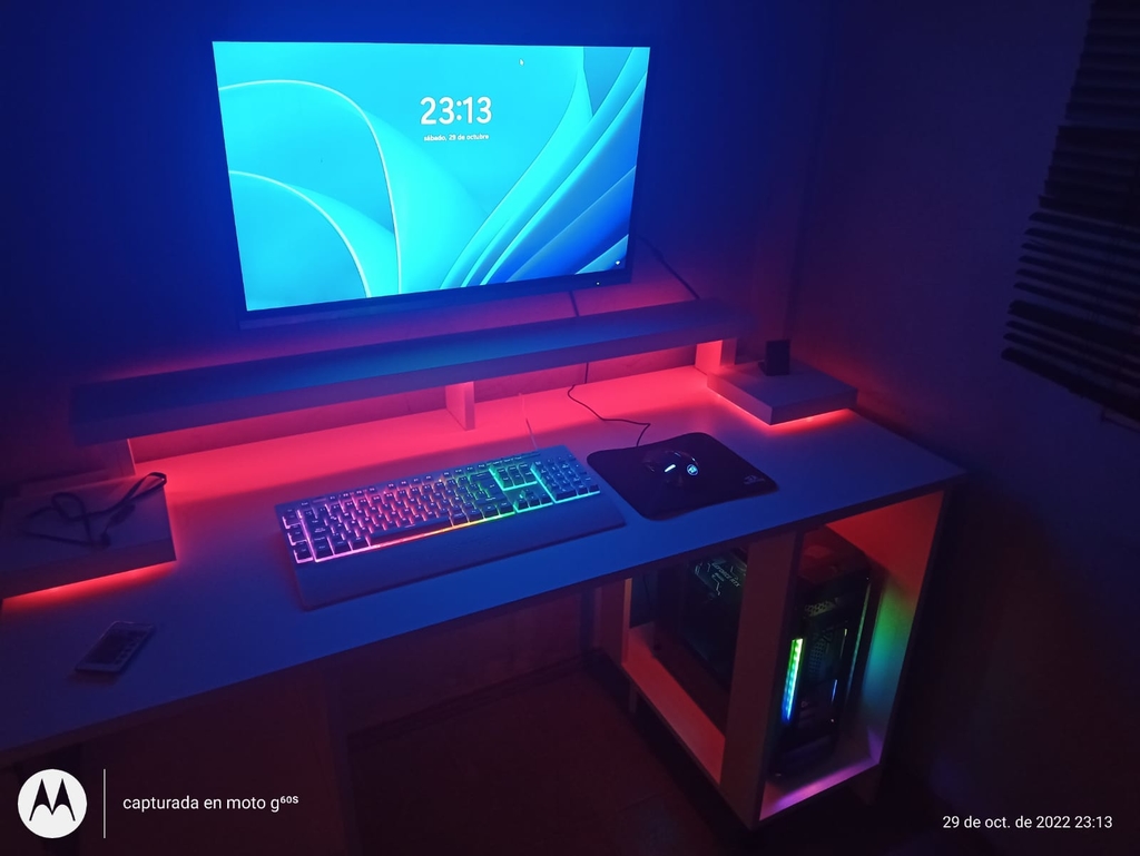 Escritorio Gamer Pro con luces LED RGB 7 Colores