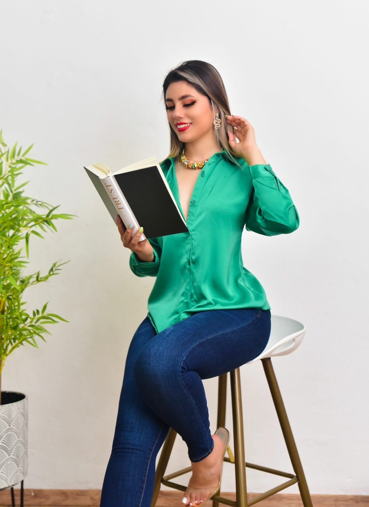 blusa tipo seda
