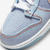 Descubra o estilo icônico do Nike Dunk Low SB x Union LA. Em azul e confeccionado em couro legítimo, este tênis unissex oferece qualidade premium. Com ajuste por cadarços, cano alto e a tecnologia Nike Air, garante conforto e suporte. Produto original dis