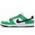 Apaixone-se pelo Nike Dunk Low Celtics. Este tênis masculino em couro legítimo nas cores verde, preto e branco é perfeito para adultos com estilo casual. Garanta o seu par original na sneakersjc.